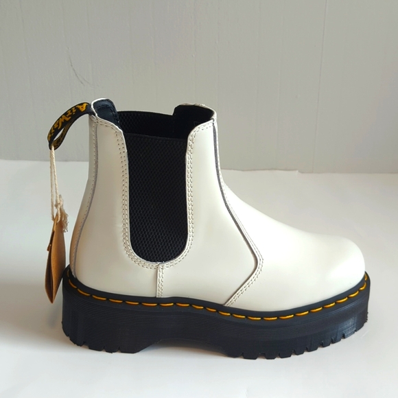 NWT Dr. Martens 2976 Quad White Platform Chelsea Smooth Leather Boots US Men 7